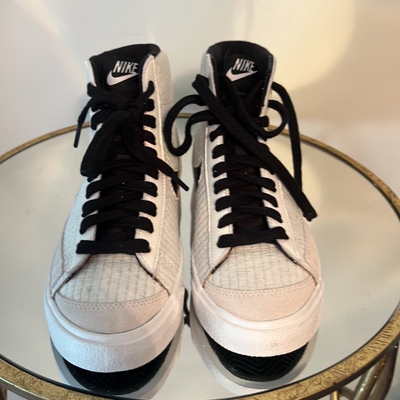 Brand new - Nike white high tops MAW - Picture 3 of 7